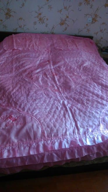 Cut kiwilik yataq ortuyu. Tezedi yastiq uzleride var