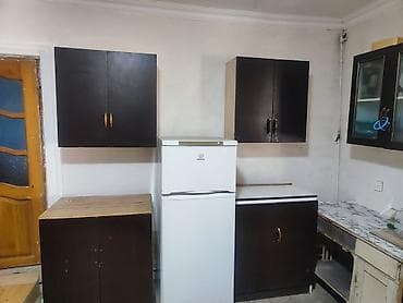 Mətbəx və yataq otağı üçün nəzərdə tutulmuş müxtəlif mebel əşyaları