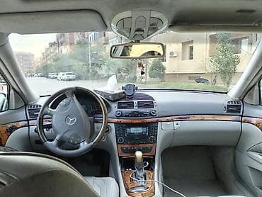 2000 bmw 320i: Mercedes-Benz E-Class: 2.7 l | 2002 il Sedan — 2