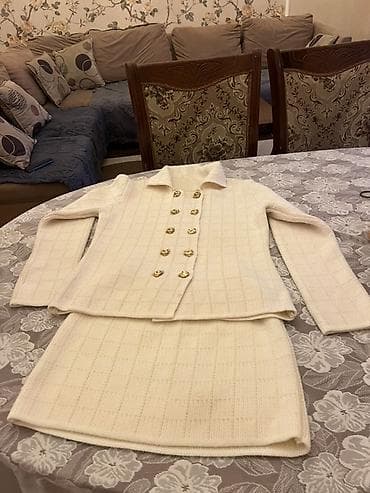 ag etek: Qadınlar üçün iki hissəli trikotaj dəst - Rəng: krem/ekru - Komplekt — 3