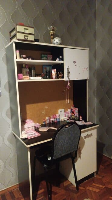 Uşaq otağı üçün mebel dəsti - İki mərtəbəli çarpayı: Ağ-qara dizayn