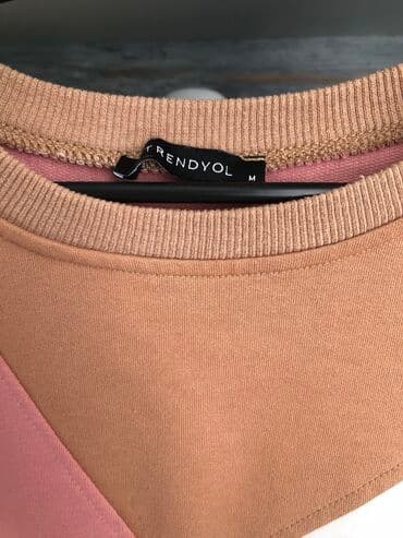 qadın jaketi: Her bırı 2-3defe geyınılıb,razmerler S M,her bırı 15azn — 3