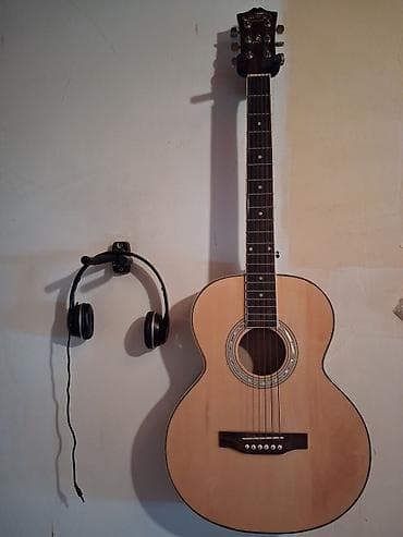 kitara: Akustik gitara – QMS brendi - Korpus: tam ölçülü akustik korpus — 1