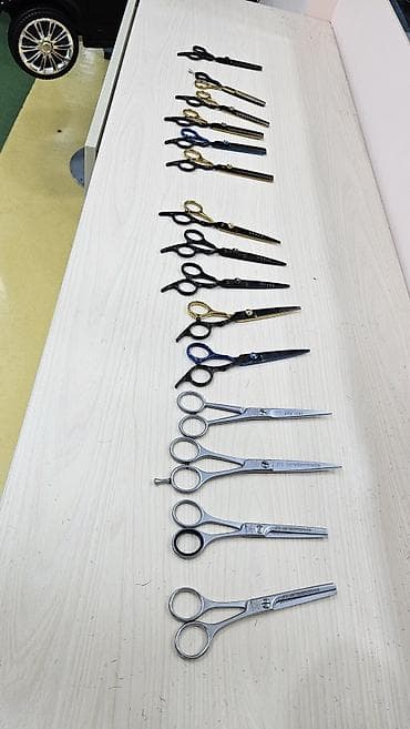 pasta roza: Peşəkar bərbər alətləri dəsti - Saç kəsmə və seyrəltmə qayçıları — 1