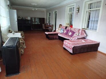 qubada aylıq kirayə evlər: Dəliməmmədli şəhər, Nizami küçəsi.Bazarın yaxınlığı. Tam əşyalı — 5