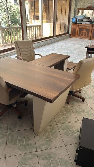 yazı masası qiyməti: Ofis mebel dəsti Tərkibi: - L forması ilə birləşdirilmiş əsas iş — 2