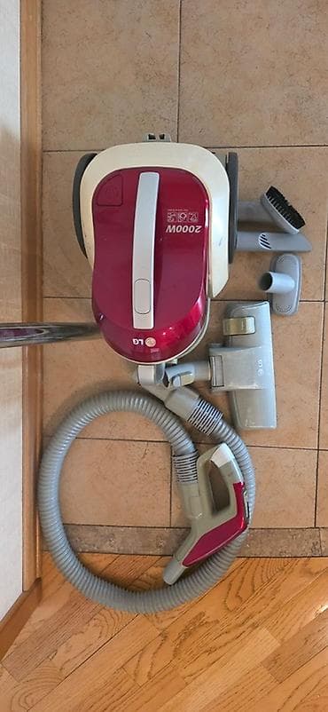 Tozsoranlar: LG tozsoran – 2000W güc Xüsusiyyətlər: - Yüksək güc: 2000 W motor — 1