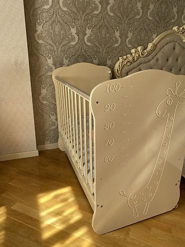 Oğlan və qız üçün, İşlənmiş, Dördbucaq, Beşik, Dəstsiz, Matras ilə, Yellənmə mexanizm ilə