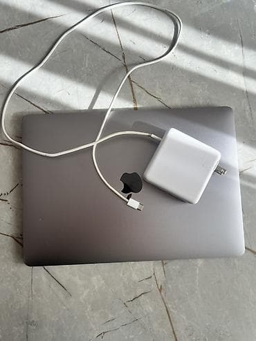 macbook pro 2017 i5: Təcili satılır! Apple MacBook Pro 13” 2017 Tam seliqeli. Arxasi bele — 2