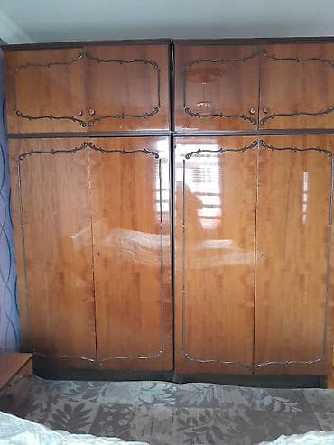 yatag desdi: Yataq otağı mebel dəsti Tərkib: - 4 qapılı iri şkaf, üst hissədə — 1