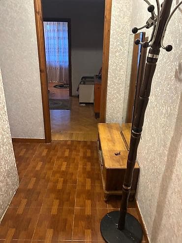 Bakının mərkəzində, Sahil metrosu yaxınlığında 2 otaqlı köhnə tikili — 7