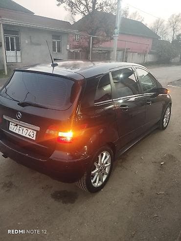 Mercedes-Benz B-Class (B150/W245 seriyasına bənzər) – qara metalik 4