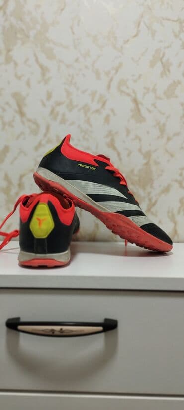 i̇dman qadın ətəkləri: Butslar Adidas, Ölçü: 40, İşlənmiş — 2