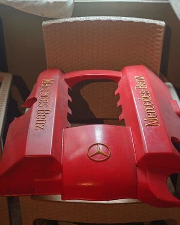 Ford: MERCEDES V8 — 4