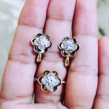 italyan qizili: Dəstə daxildir: Sırğa, Üzük, Sarı qızıl, 585 Əyar — 1