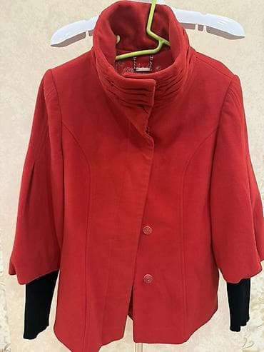 Qadın qırmızı qısa kaşmir palto/. 70 Azn - Model: qısa kəsim — 1