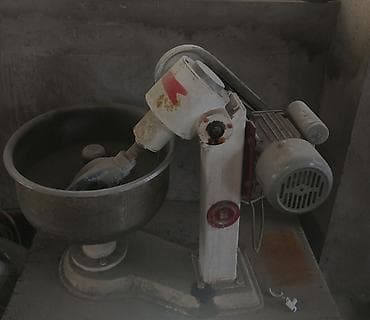 plov: Sənaye tipli xəmır yoğurma maşını - Güclü elektrik mühərriki və — 1