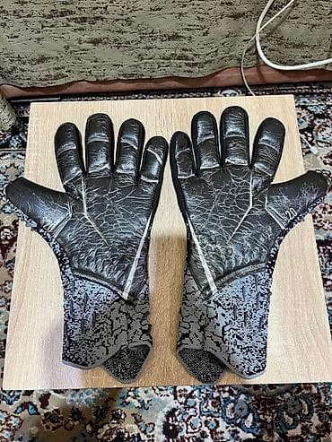 Təptəzə, və bir dəfə də olsun istifadə edilməmiş peşəkar qapıçı