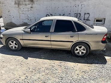 opel vectra b: Opel Vectra: 1.8 l | 1997 il 303000 km Sedan — 3