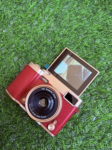 Foto və videokameralar: Rəqəmsal foto/video kamera – qırmızı-qızılı gövdə, yuxarı açılan — 1