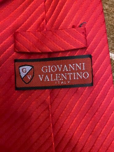 Sviterlər: Qalstuk
4 ədədi 10 azn
Ya bura yada vatsapa yazın — 2