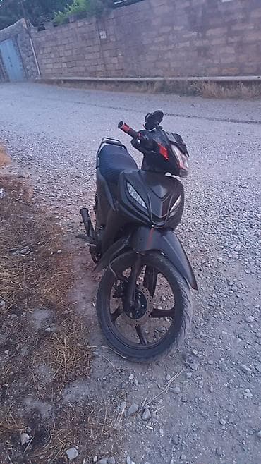 vaz 2107 abilsofka: Gundelik surulur kuryer motosu deyil spidometr yoxdur arxa tekerde — 1
