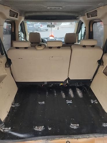 traktor traktor traktor: Ford Tourneo Connect: 1.8 l | 2006 il Van/Minivan — 4