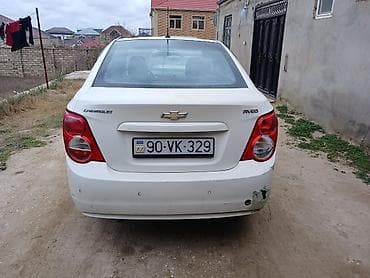 kreditle kamaz satisi: Chevrolet Aveo sedan – ağ rəng, benzinli. - Kuzov: 4 qapılı sedan, ağ — 4