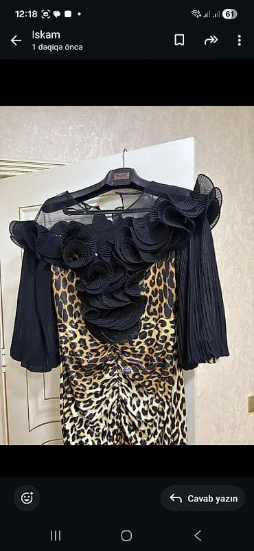 koja donlar: Leopard naxışlı ziyafət paltarı - Uzun model, bədənə oturan və aşağı — 1