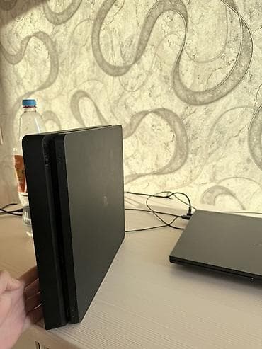 playstation 4 disk: PlayStation 4 Slim konsolu + 2 ədəd DualShock 4 kontrolçusu Məhsulun — 3