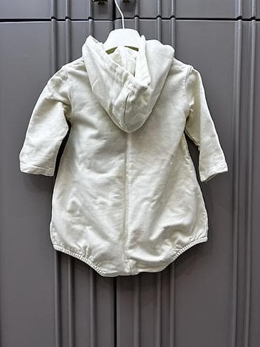 Kombinezonlar: 9 ay Gucci ideql veziyyetde Uşaq üçün kapüşonlu romper — 3