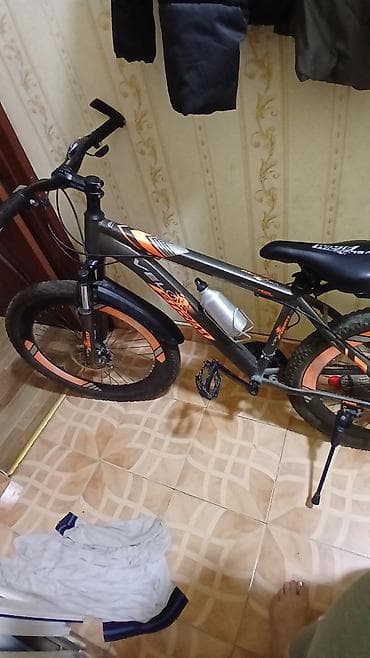 velosiped kameri: Velosiped – dağ/şəhər tipli, 26" təkərli Xüsusiyyətlər: - Brend/model — 3