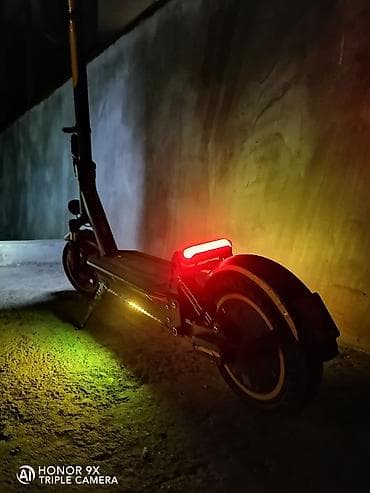 elektrik skutur: İşlənmiş Elektrik samokat 10", 501 - 750 Vt, 36 - 45 km/s, Ünvandan götürmə — 1