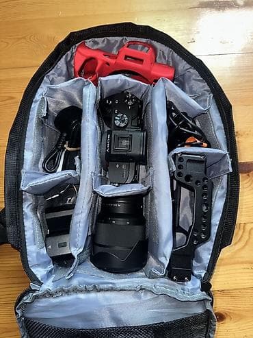 canta qiymetleri: Sony Alpha seriyalı tam kadr güzgüsüz fotoaparat komplekti. Paketdə — 2