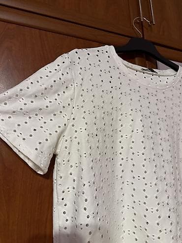 Ağ rəngli, qısaqol “T‑Shirt with Cutwork Embroidery” (ZARA). - — 6