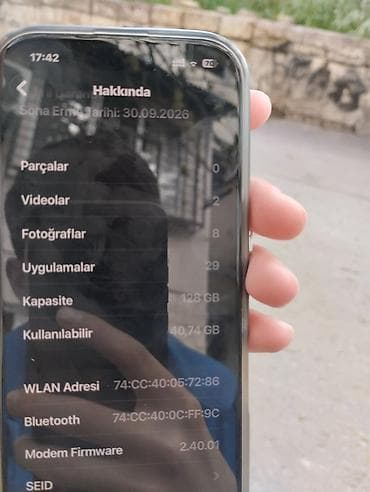 i 15 pods: IPhone 16 Pro, 128 GB, Space Gray, Zəmanət — 2