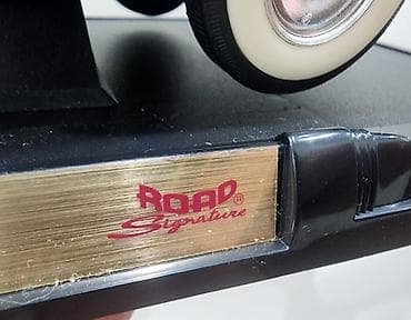 Спорт и отдых: Kolleksiya üçün orijinal avtomobil modeli. M 1/18 . Road Signature — 9