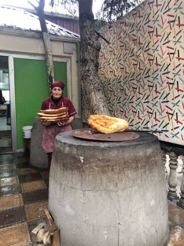Ehmədli metrosuna yaxin təndirxana yerləşən, ayi 900azn kirayə