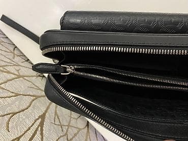 Kəmərlər: Qara rəngli kişi əl çantası / klatç Salvatore Ferragamo - Material — 4