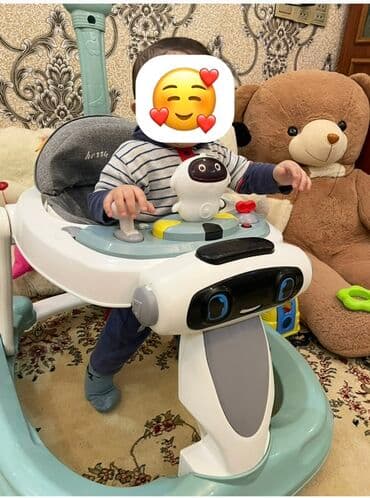 vector robot qiymeti: Uşaq üçün gəzdirici (walker) – robot dizaynlı, yaşıl-ağ rəng palitrası — 3