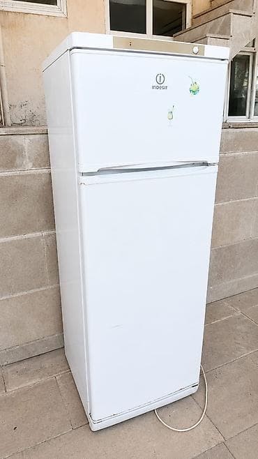 televizor 49 inch: İşlənmiş 2 qapılı Indesit Soyuducu Satılır, rəng - Ağ — 2