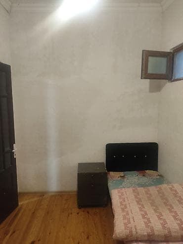 Daşınmaz əmlak: Binəqədi qəs. 4 otaqlı, 150 kv. m, Kredit var, Orta təmir — 10