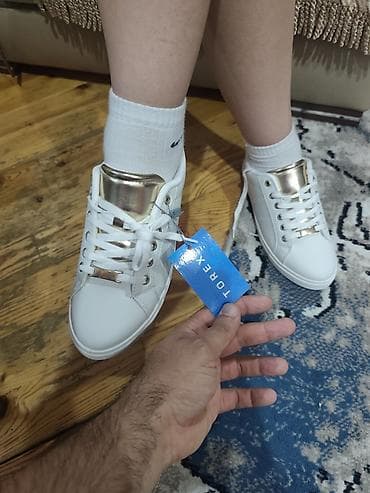 krosovka: Ölçü: 38, rəng - Ağ, Yeni — 2