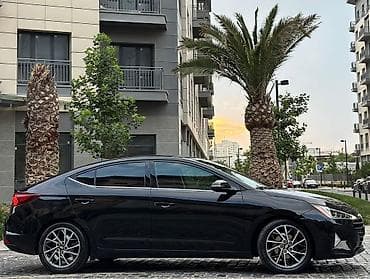 mersedes s klass: Hyundai Elantra sedan – qara rəng, zərif və dinamik dizayn. Texniki — 10