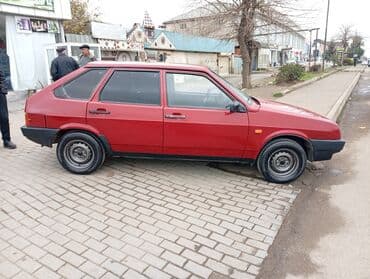 avtomobil salonu: Model: VAZ 2109 (Samara) – qırmızı rəng, 5 qapılı hetçbek — 4