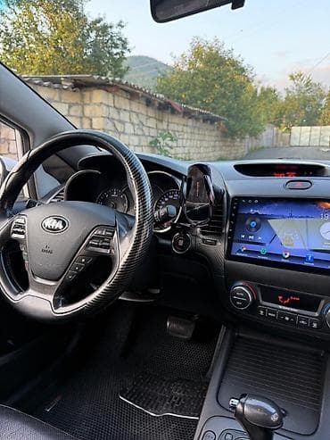 priora satışı: Kia K3: 1.6 l | 2014 il Sedan — 8