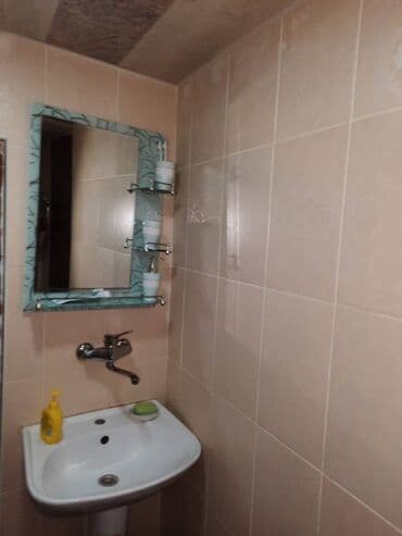 9 ci mikrorayon satilan evler: Bakı, 2 otaqlı, Köhnə tikili, 55 kv. m — 9