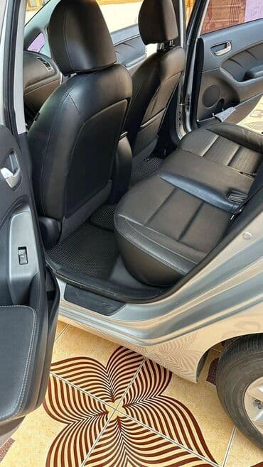 qoşqu karavan satilir: Kia K3: 1.6 l | 2017 il — 10
