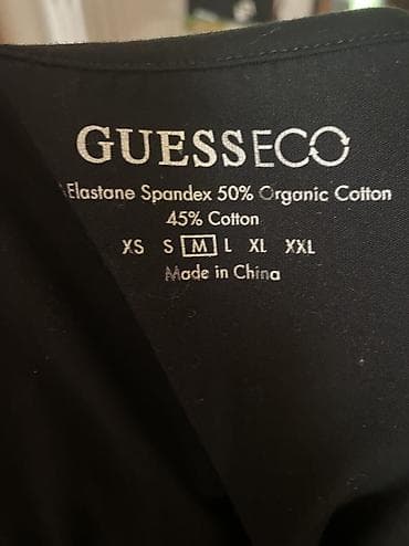 guess: GUESS qısaqol qadın T‑şortu - Rəng: qara - Ön hissə: qızılı-bürünc — 5