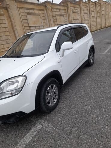 changan uni v: Chevrolet Orlando: 1.8 l | 2011 il 161100 km Van/Minivan — 7